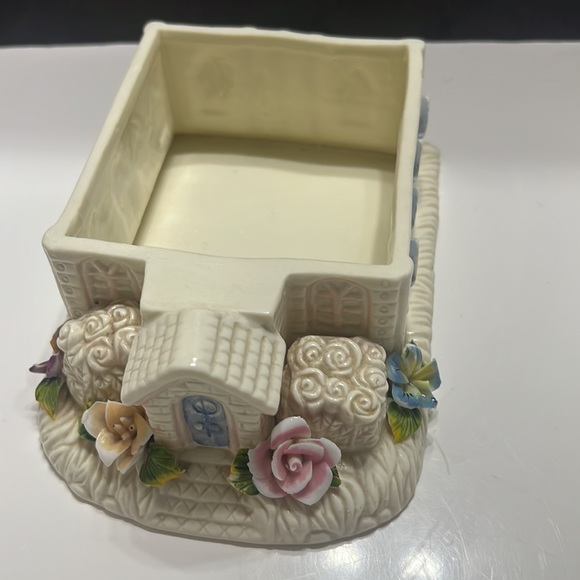 Ceramic Floral Church Music Box, Trinket Box, Jewelry Box - Picture 11 of 13